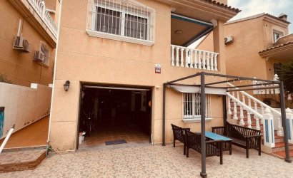 Reventa - Villa -
Villamartin - Costa Blanca