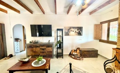 Herverkoop - Finca / Country Property -
Orihuela