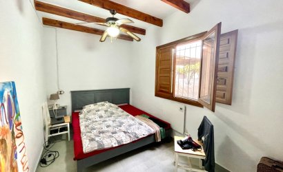 Herverkoop - Finca / Country Property -
Orihuela