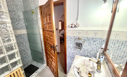 Herverkoop - Finca / Country Property -
Orihuela