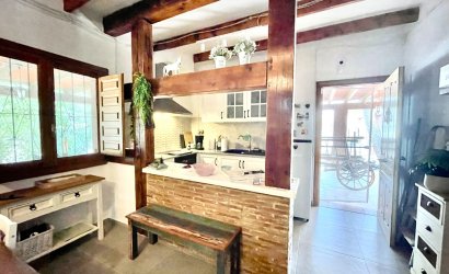 Herverkoop - Finca / Country Property -
Orihuela