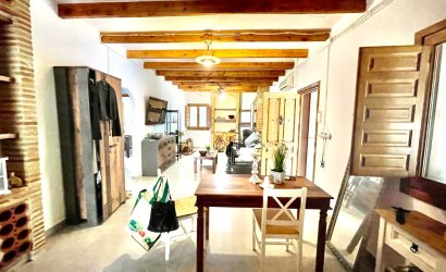 Herverkoop - Finca / Country Property -
Orihuela