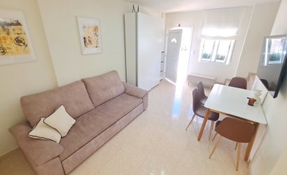 Herverkoop - Town House -
Villamartin - Las filipinas