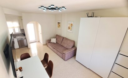 Herverkoop - Town House -
Villamartin - Las filipinas