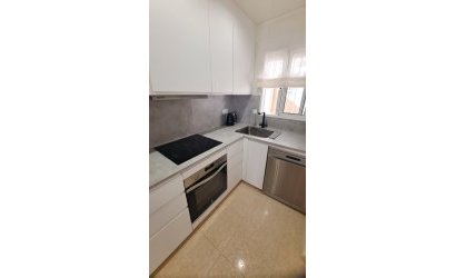 Herverkoop - Town House -
Villamartin - Las filipinas