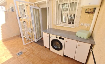 Herverkoop - Town House -
Villamartin - Las filipinas
