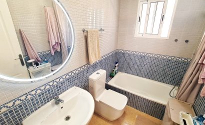 Herverkoop - Town House -
Villamartin - Las filipinas