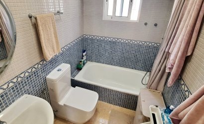 Herverkoop - Town House -
Villamartin - Las filipinas