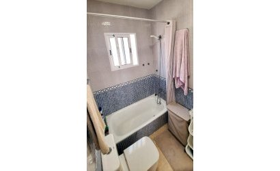 Herverkoop - Town House -
Villamartin - Las filipinas