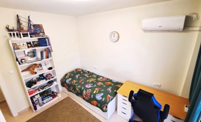 Herverkoop - Town House -
Villamartin - Las filipinas