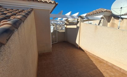Herverkoop - Town House -
Villamartin - Las filipinas