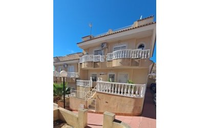 Herverkoop - Town House -
Villamartin - Las filipinas