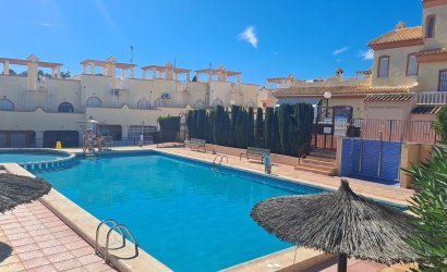 Herverkoop - Town House -
Villamartin - Las filipinas