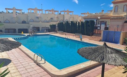 Herverkoop - Town House -
Villamartin - Las filipinas