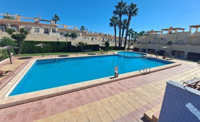 Herverkoop - Town House -
Villamartin - Las filipinas