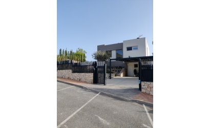 Herverkoop - Villa -
Finestrat