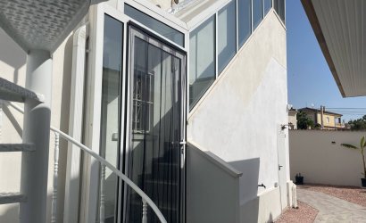 Reventa - Villa -
Torrevieja - San Luis