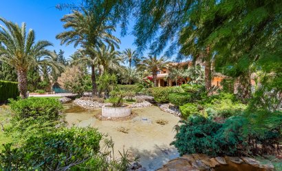 Herverkoop - Villa -
Elche