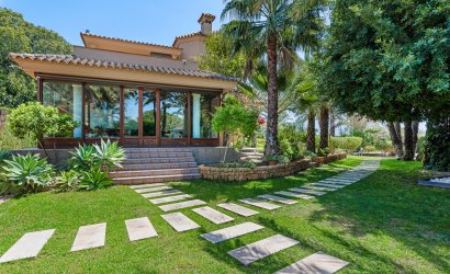 Herverkoop - Villa -
Elche