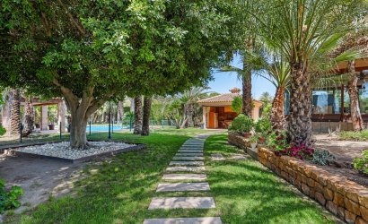 Herverkoop - Villa -
Elche