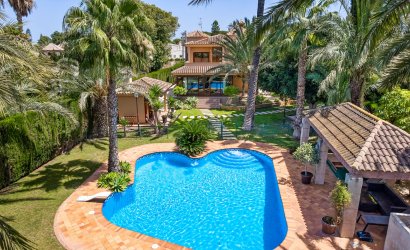 Herverkoop - Villa -
Elche