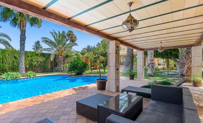 Herverkoop - Villa -
Elche