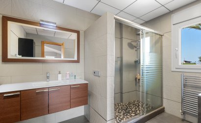 Herverkoop - Villa -
Elche