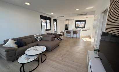 Herverkoop - Villa -
Los Alcazares - Roda