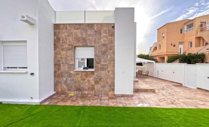 Reventa - Adosado -
Orihuela Costa - Playa Flamenca