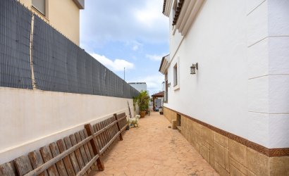 Reventa - Detached Villa -
Los Montesinos - La Herrada