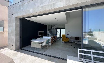 Herverkoop - Villa -
Rojales