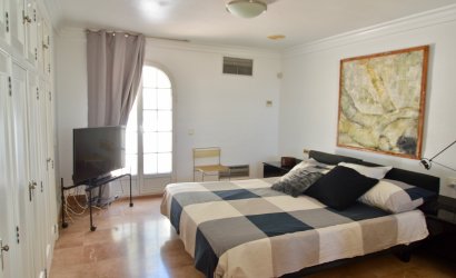 Resale - Villa -
Torrevieja - Torreta