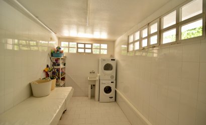 Resale - Villa -
Torrevieja - Torreta