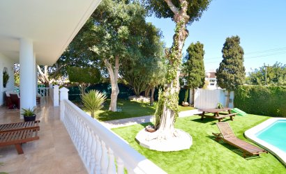 Resale - Villa -
Torrevieja - Torreta