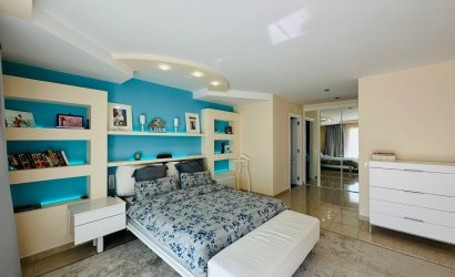 Resale - Villa -
Benidorm