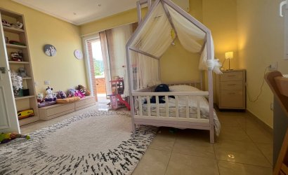 Resale - Villa -
Benidorm