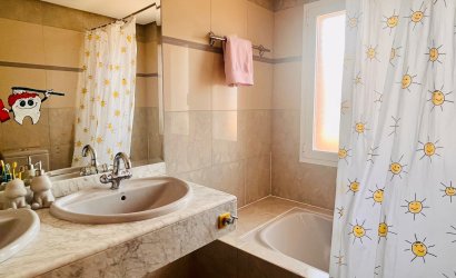 Resale - Villa -
Benidorm