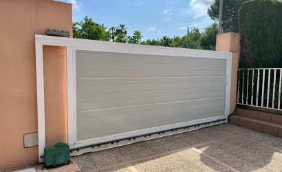 Resale - Villa -
Benidorm