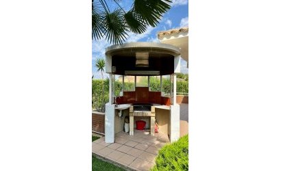 Resale - Villa -
Benidorm