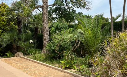 Resale - Villa -
Benidorm