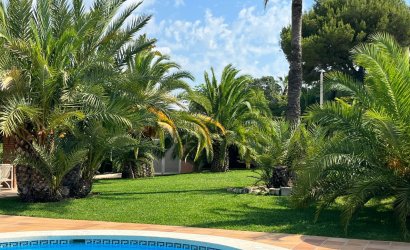 Resale - Villa -
Benidorm