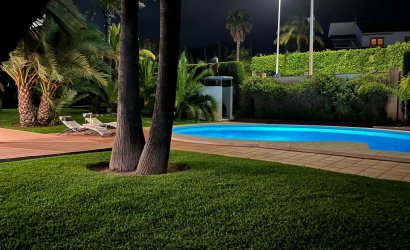 Resale - Villa -
Benidorm