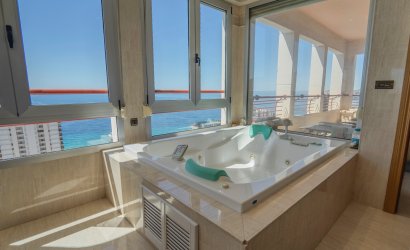 Revente - Apartment -
Benidorm