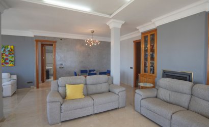 Revente - Apartment -
Benidorm