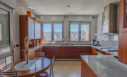 Revente - Apartment -
Benidorm