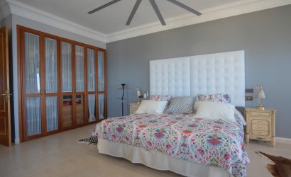 Revente - Apartment -
Benidorm