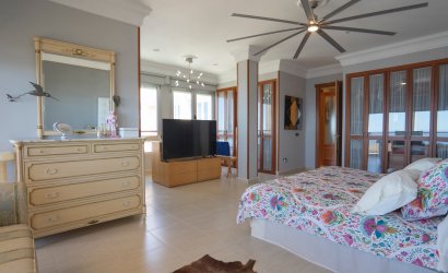 Revente - Apartment -
Benidorm