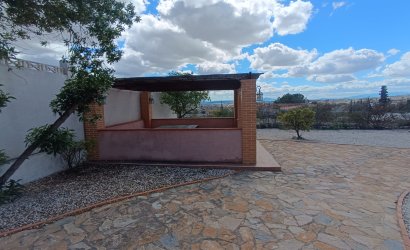 Herverkoop - Villa -
Fortuna