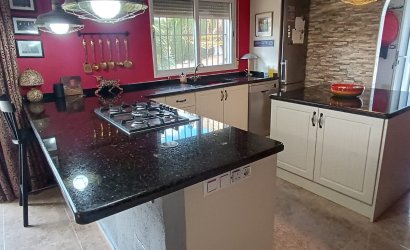 Herverkoop - Villa -
Fortuna