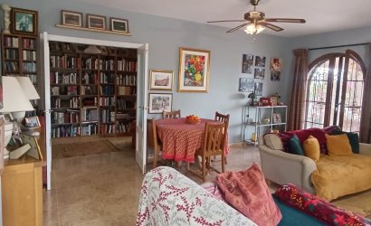 Herverkoop - Villa -
Fortuna